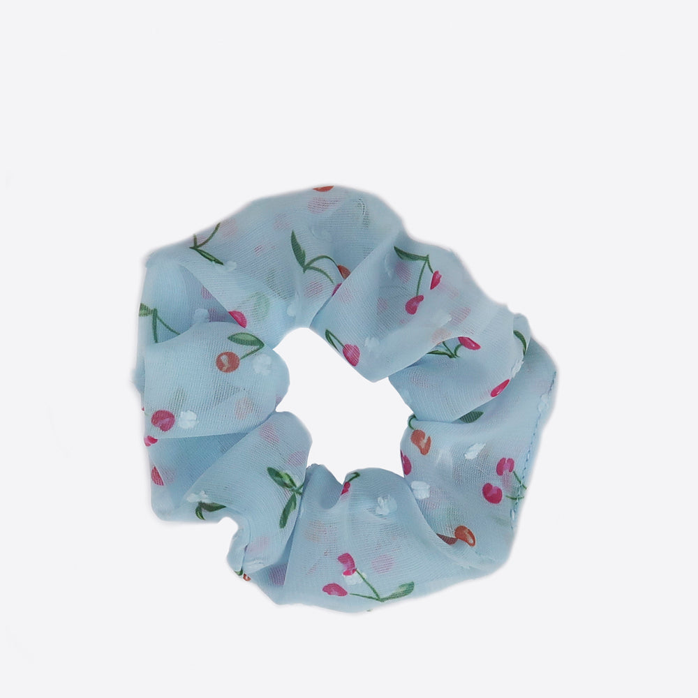 Billede af Sistie Scrunchie i blå med små søde kirsebær