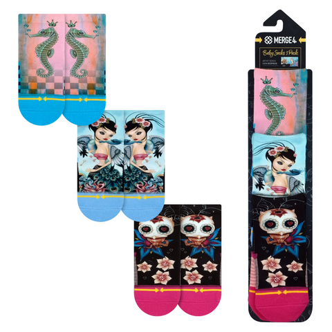 Caia Koopman's 3 pack of baby socks product shot feature pink and blue seahorse.