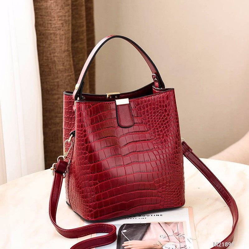 Image of Woman Fashion Bag M21895