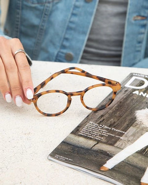 Logan - Soft Honey Tort - Blue Light Filtering Lens Readers (1.00) - Curiosity