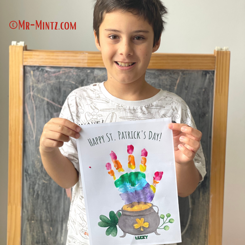 Are you ready for St Patricks Day? This sweet and simple project to do with your kids for St. Patrick's Day. This Lucky Little Leprechaun Handprint Art makes the perfect card for parents, grandparents and loved ones!