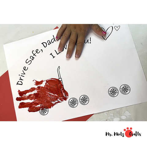 Grab your little one's hand & make this adorable footprint card. These art ideas are a MUST for EVERY DAD!