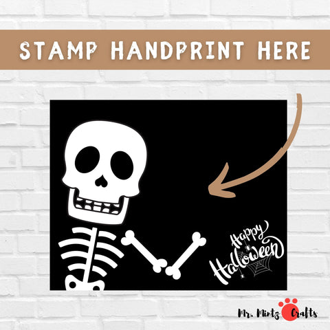 This Halloween Skeleton handprint art craft is perfect is an easy personalized gift for mom, dad, grandma, grandpa or any family member!