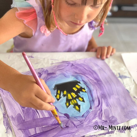 This Halloween Diorama is the perfect way to get the family excited about the fall. Make as an easy project or spooky decoration.