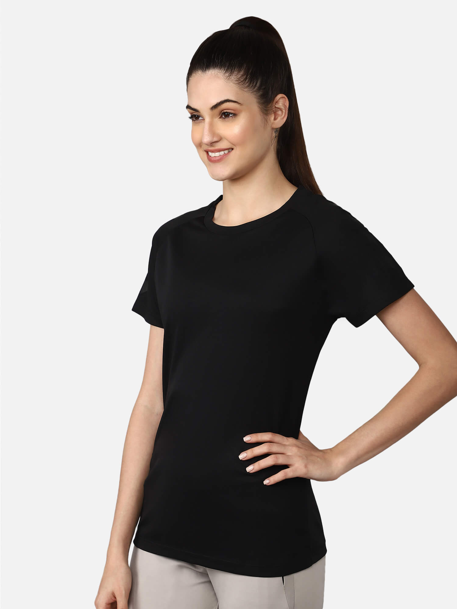 NECHOLOGY Womens T-Shirts Plain Black T Shirts Women India
