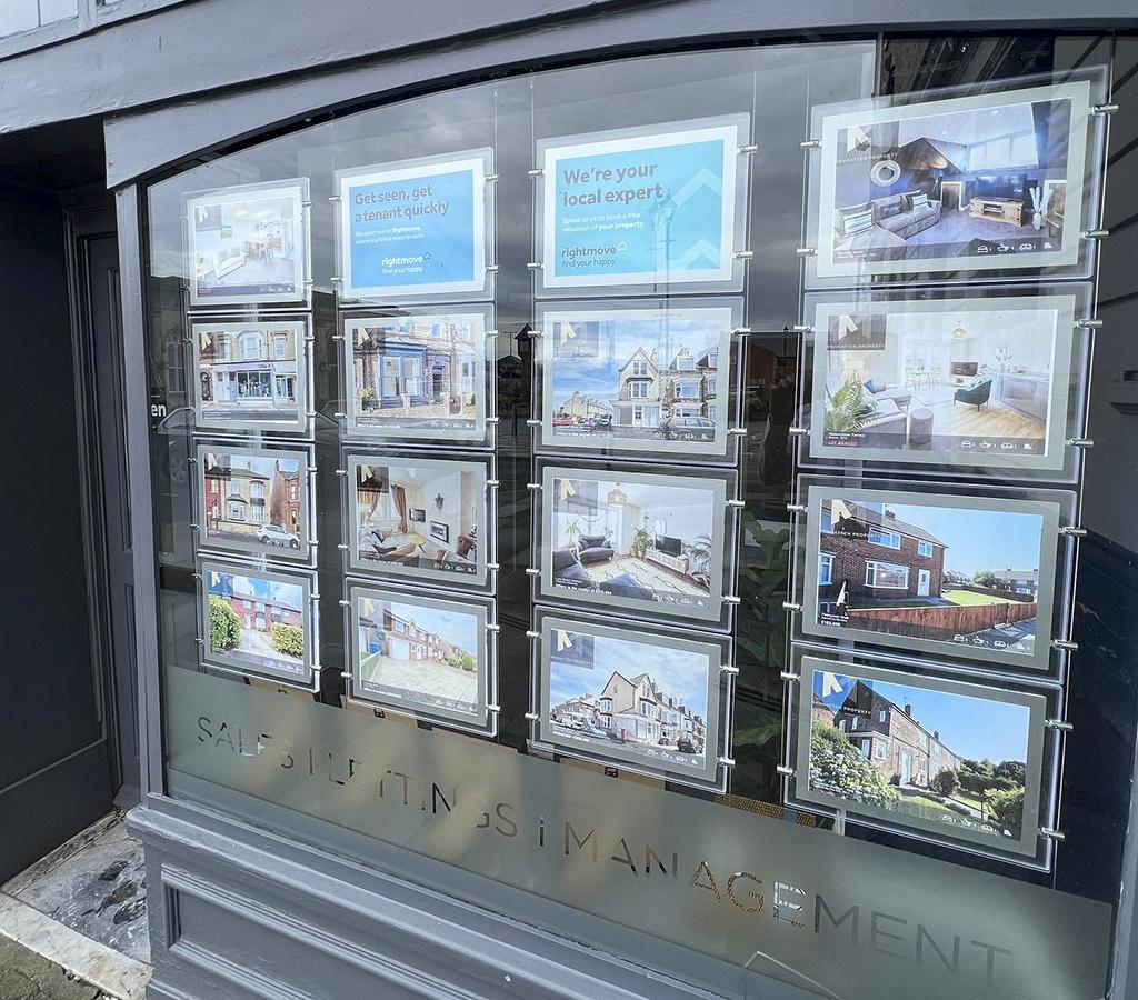 LED Window Displays at Manhatten Letting and Estates