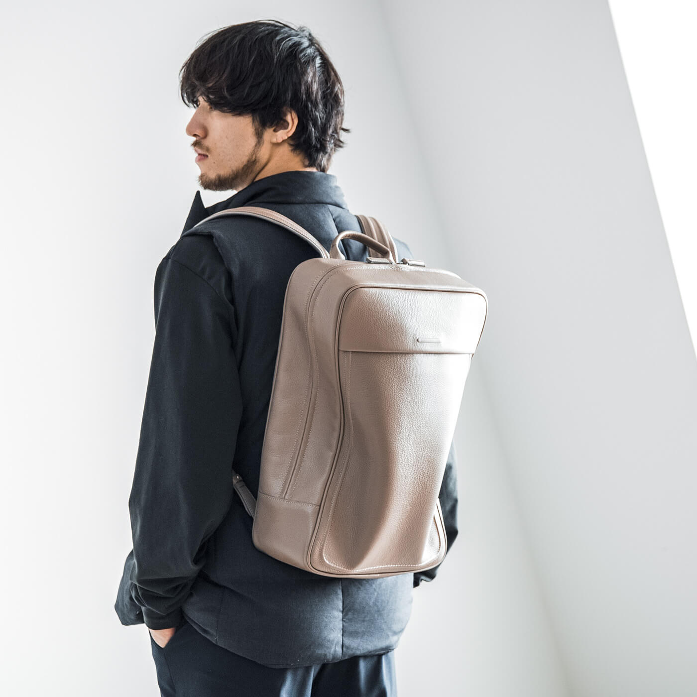 防水レザーバックパック ミディアム Tea Brown 1