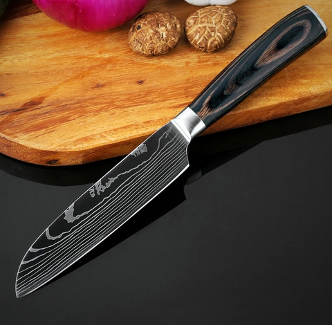 Are wooden cutting boards better for kitchen knives?