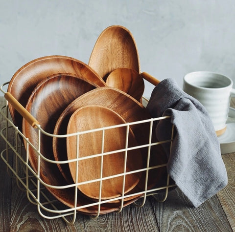 How to wash wooden plates 