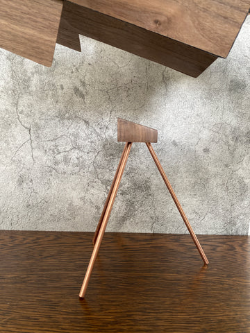 Wooden lamp with a magnetic stand