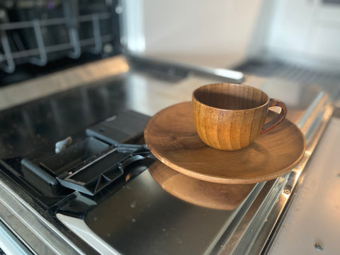 Can you put wood plates and cups in the dishwasher?