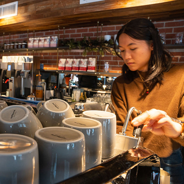 Unravel Coffee barista.