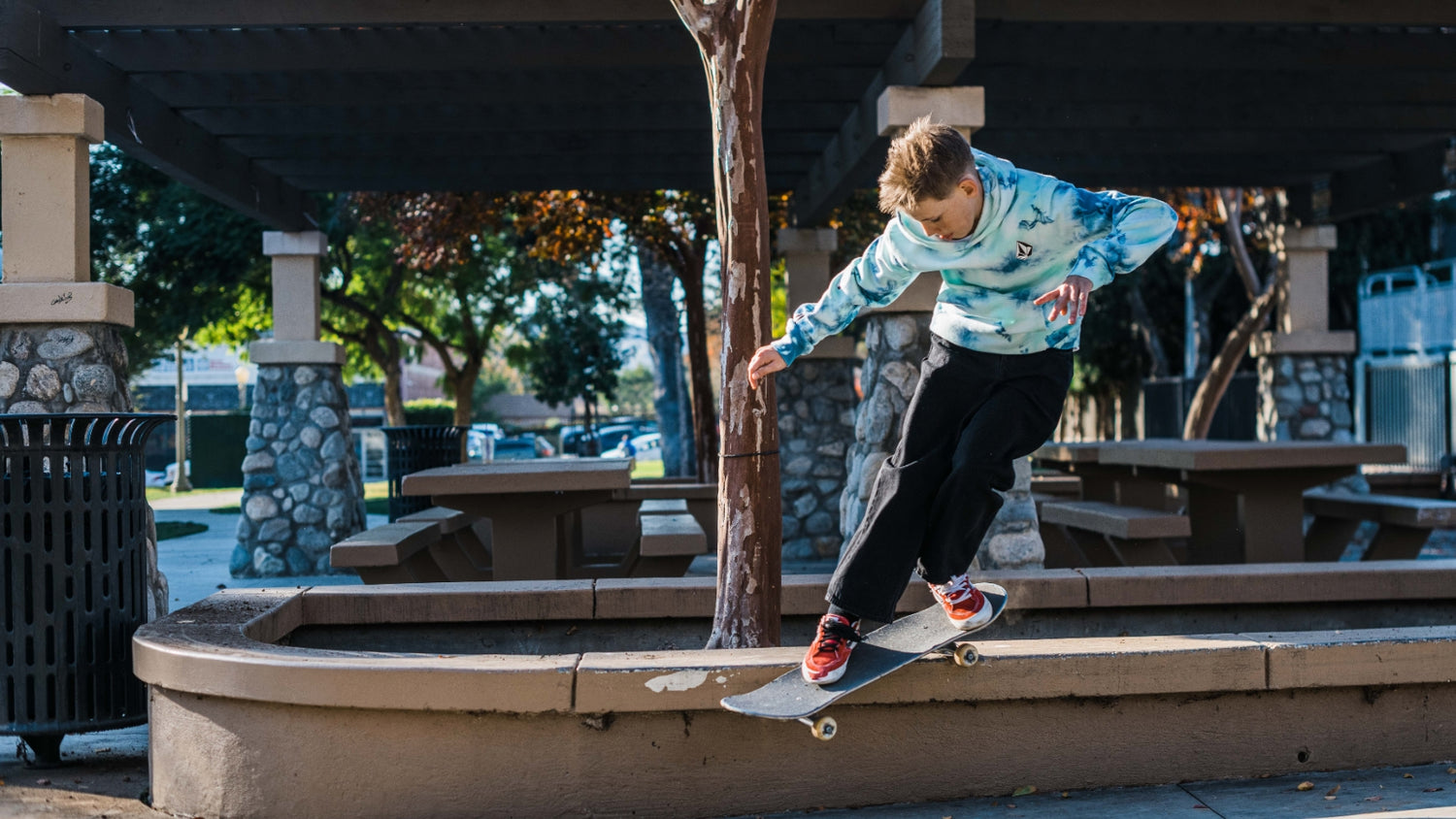 contact beeld sectie Stoked Boardshop – Skateboard, Snowboard, Streetwear & Schoenen