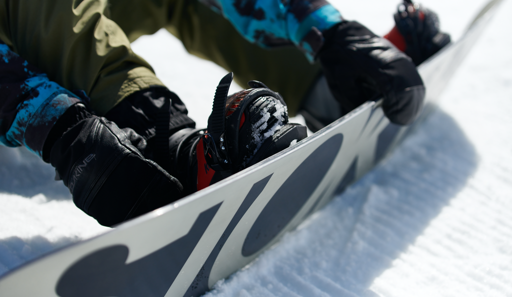 Stiefel und Handschuhe von Stoked Snowboard Bindings