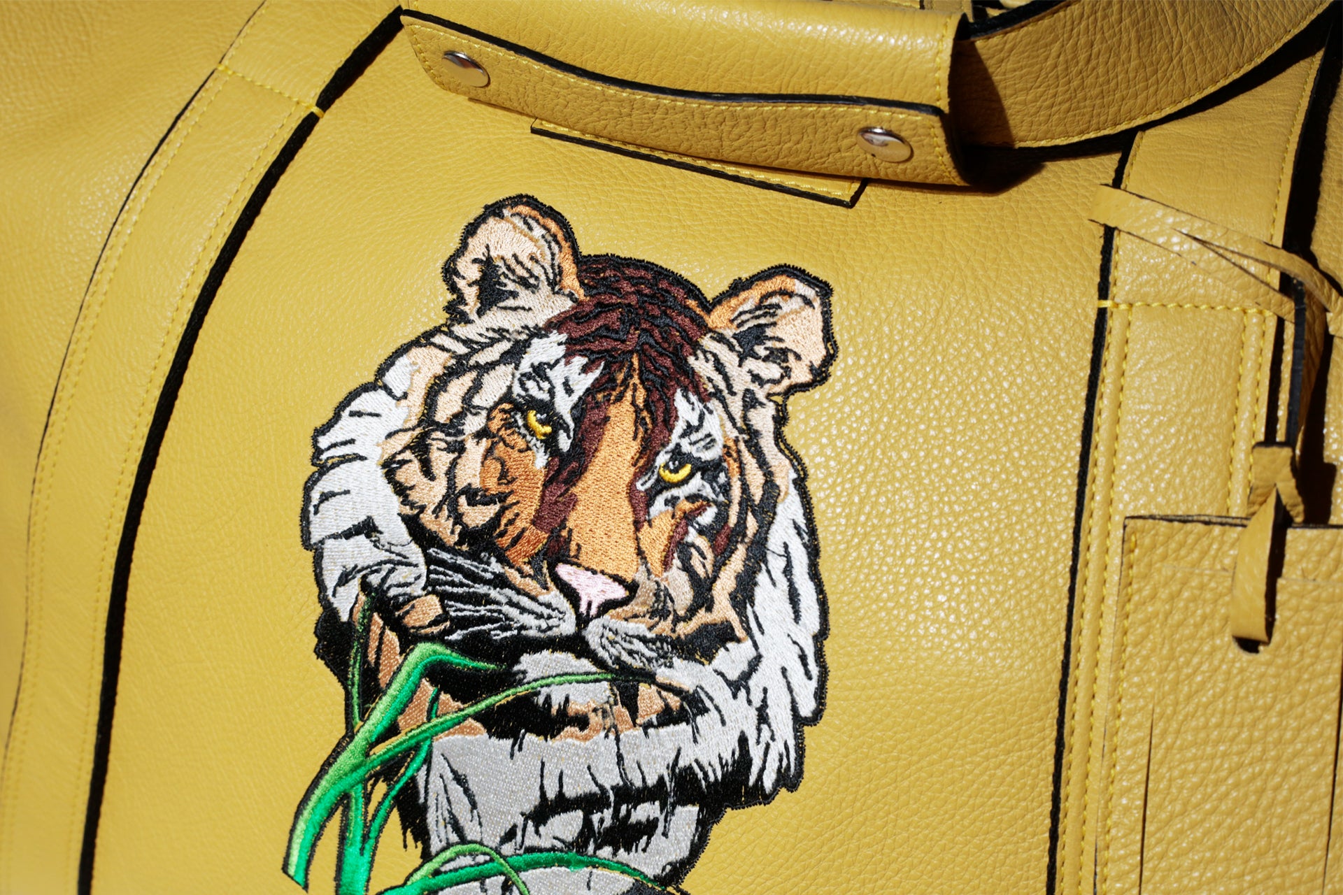 Weekender Duffle Bag - Anfione Soleil - Tiger