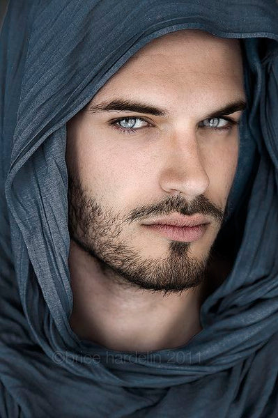 Guys with Blue Eyes: 15 Men with Blue Eyes