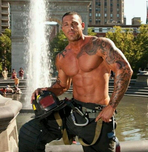 MEN IN UNIFORM: The Hottest Pictures EVER!