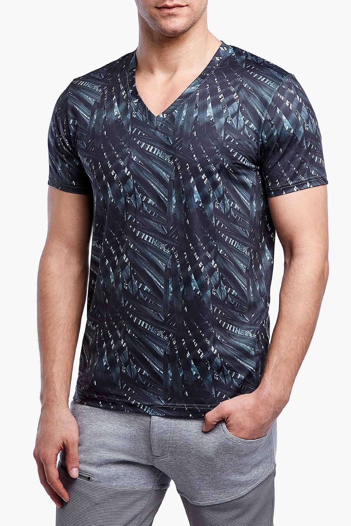 2(X)IST Graphic Leaf-Print Performance Mesh V-Neck Tee