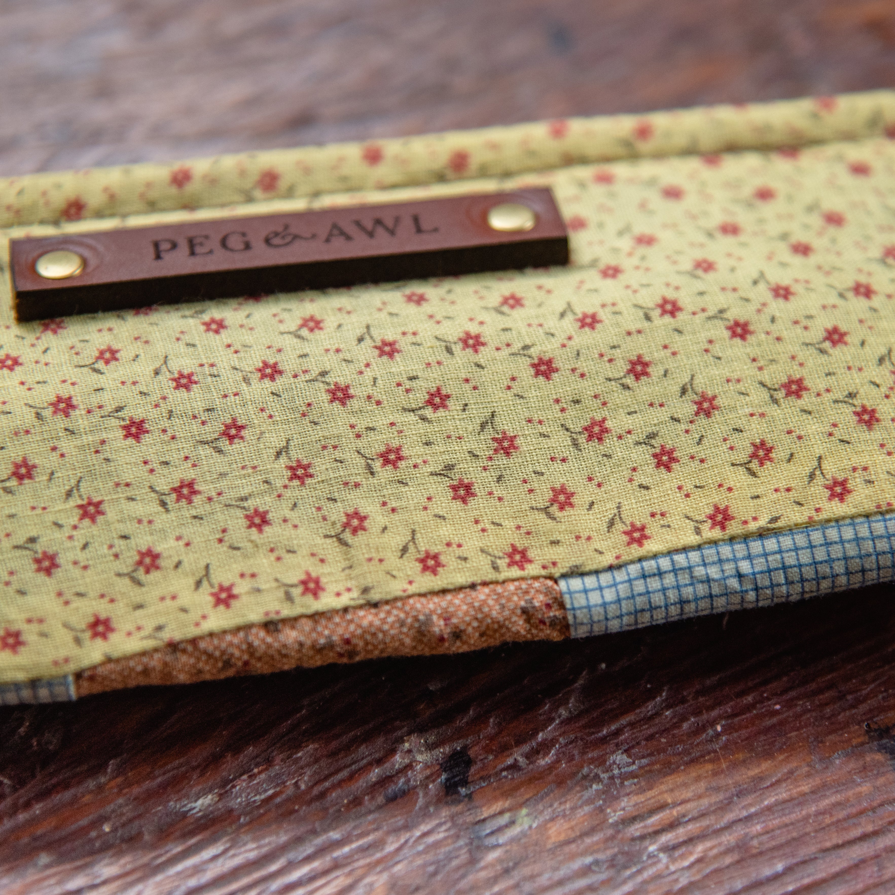 Drafter Pouch with Late 1800s Quilt: Amelia