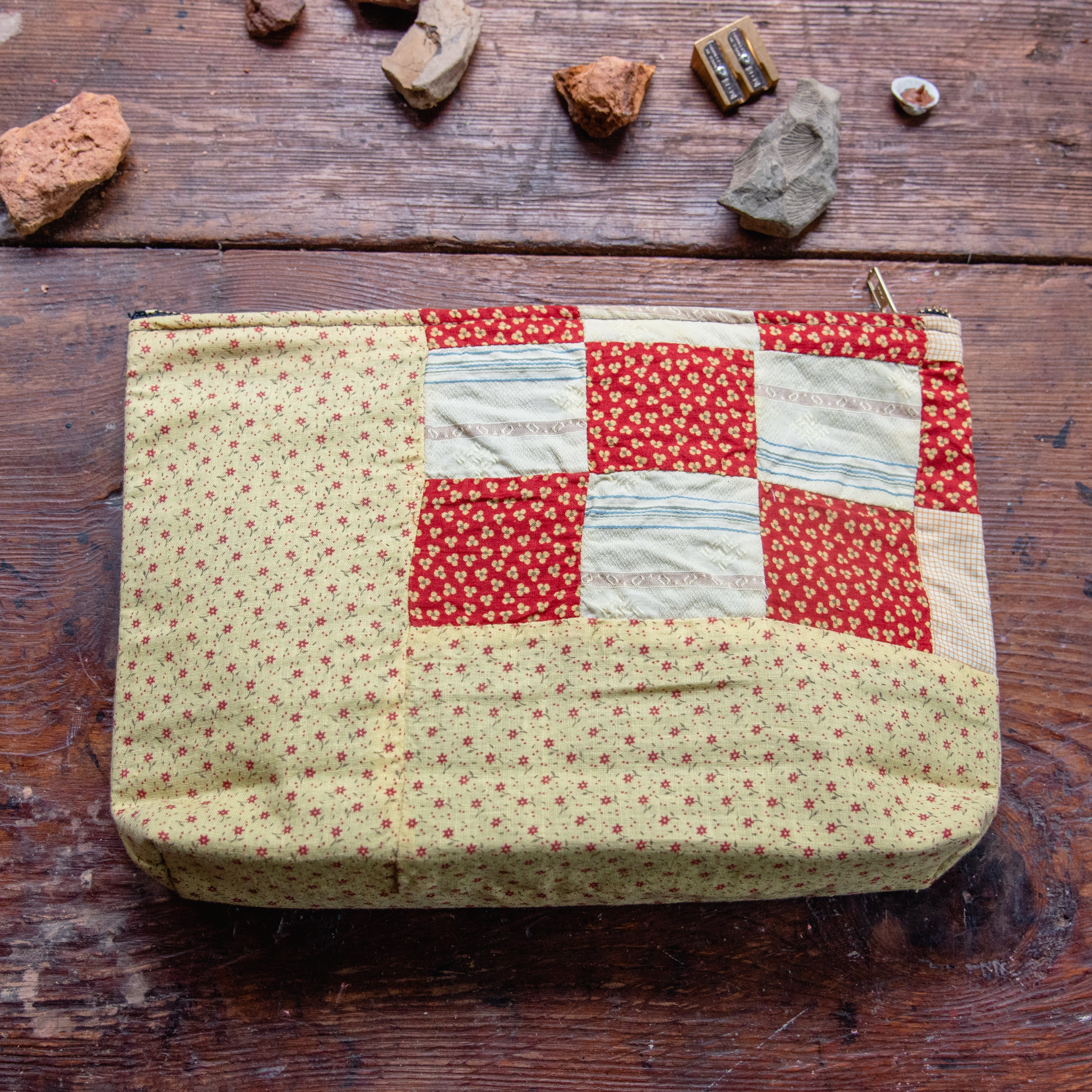 Maker Pouch with Late 1800s Quilt: Amelia No. 5