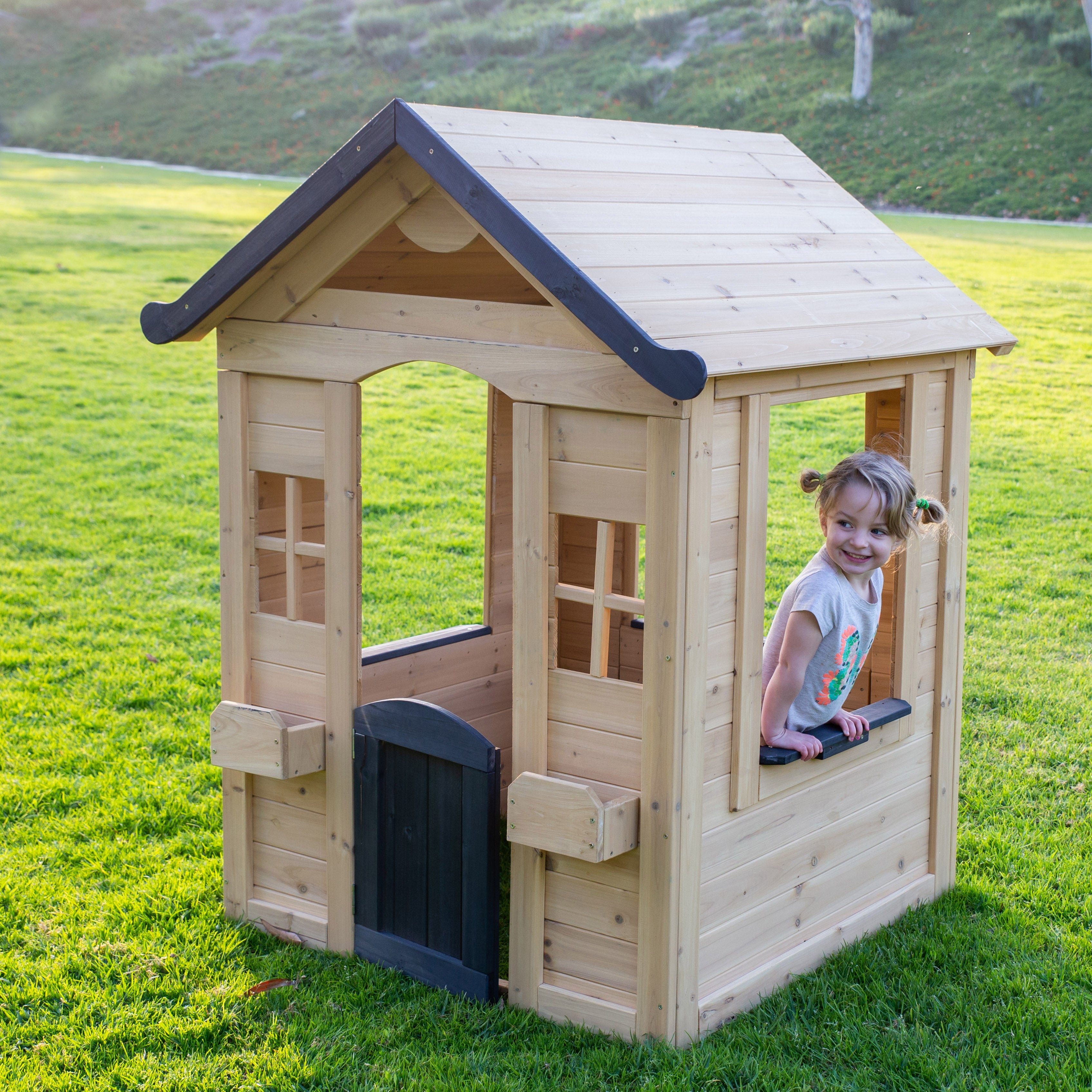 outdoor dollhouse