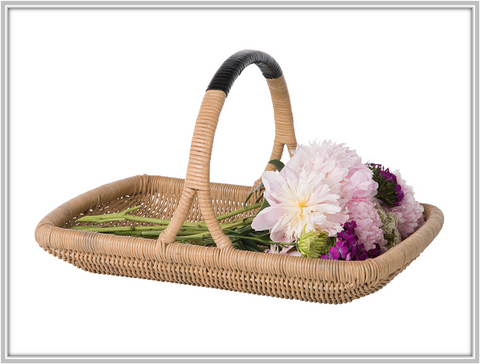 Rattan tray with flowers