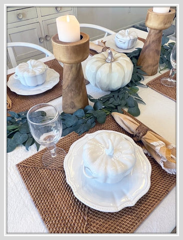 Thanksgiving table in neutrals