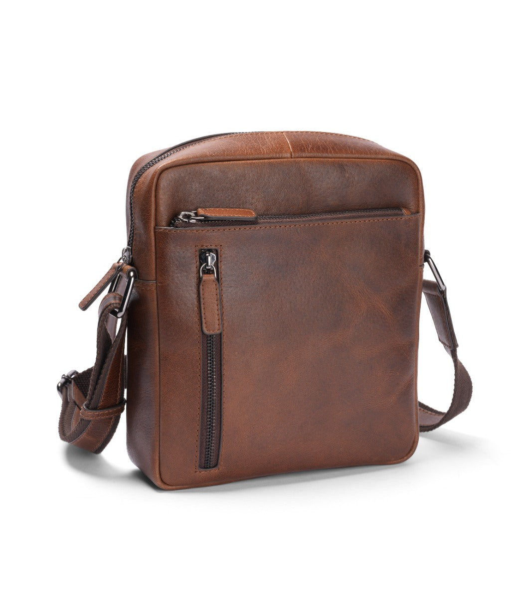 Se Carlo Cab Palma Citybag Cognac hos RejseGear.dk