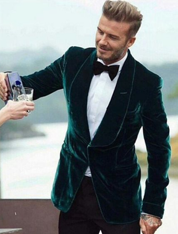 David Beckham - 10 Celebrity Dads to Inspire Your Festive Holiday Style