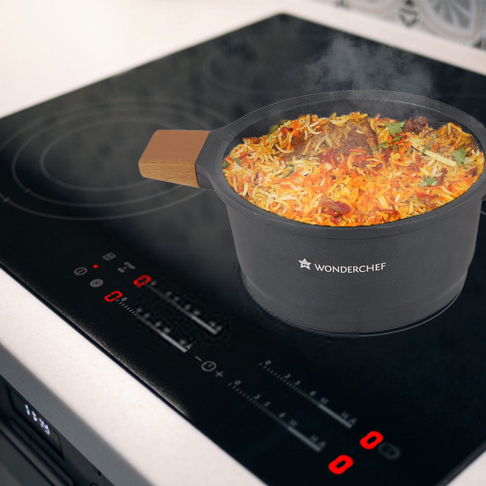 Caesar Non-Stick Casserole with Lid, German Beechwood Handle, Pure Grade Aluminium, Induction Bottom, 5 mm, Black,  5 Years Warranty