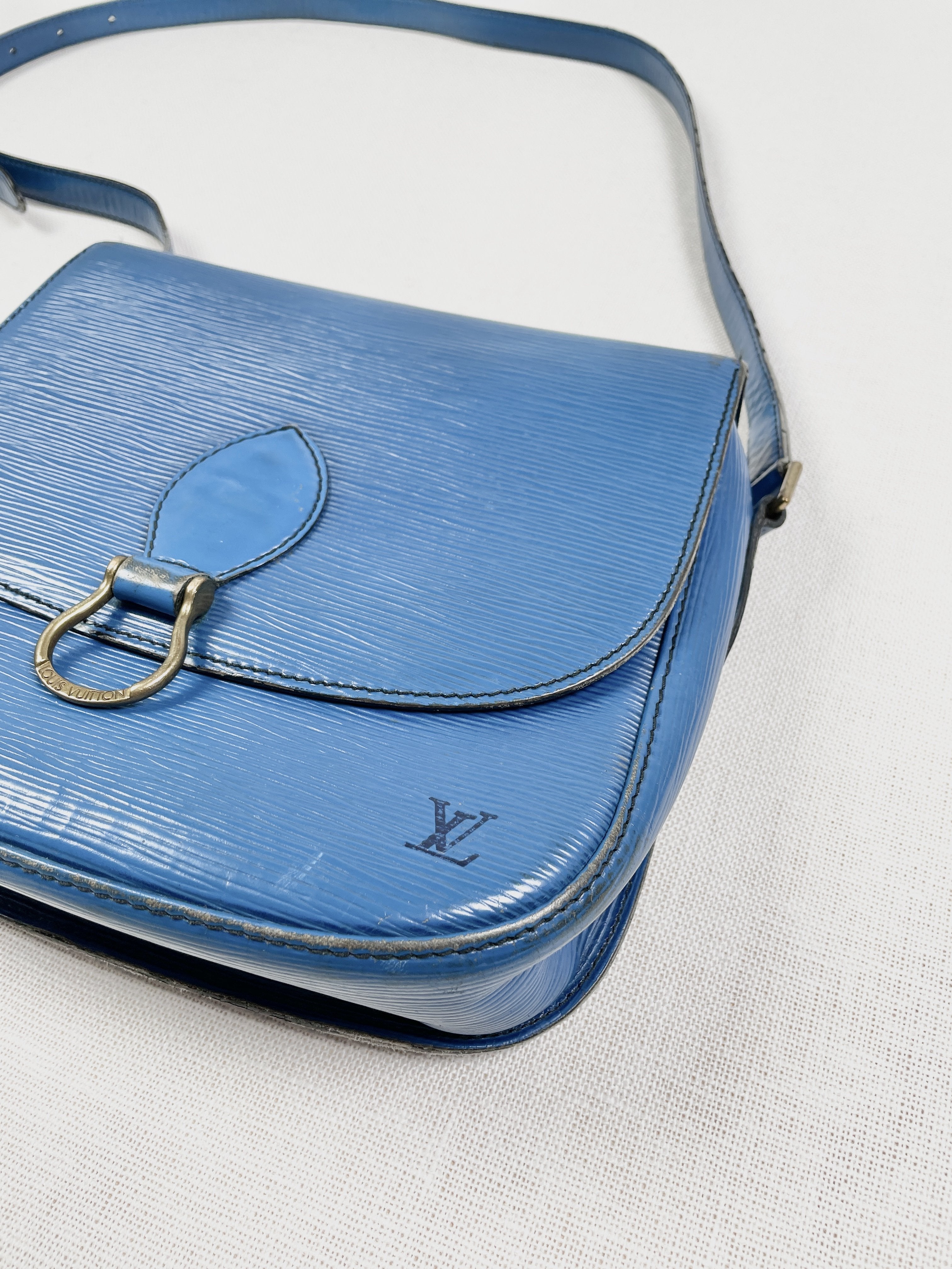Louis Vuitton Reporter Shoulder bag 329676  Collector Square
