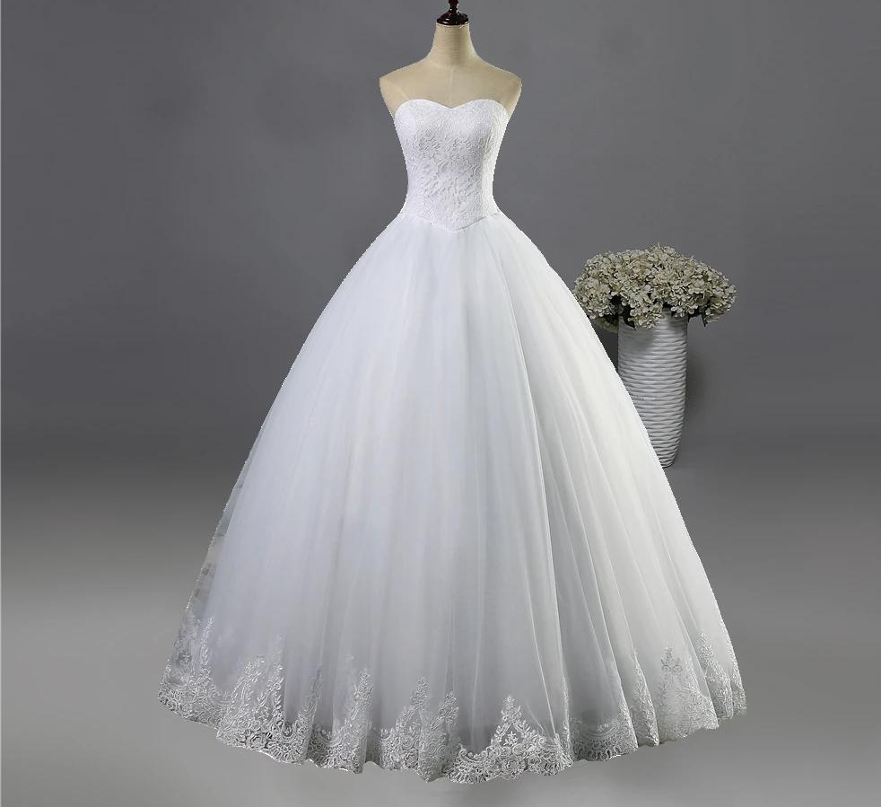 Wedding dress with a sweetheart bodice