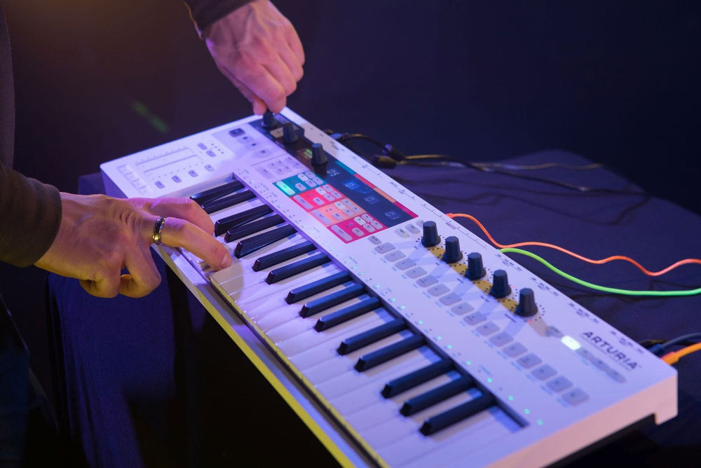 Arturia: KeyStep Pro Portable Keyboard Controller + Step Sequencer