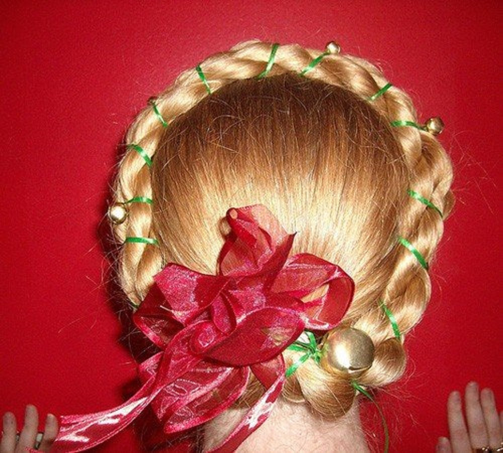 hair tinsel holidays, hair tinsel winter, how to tie hair tinsel