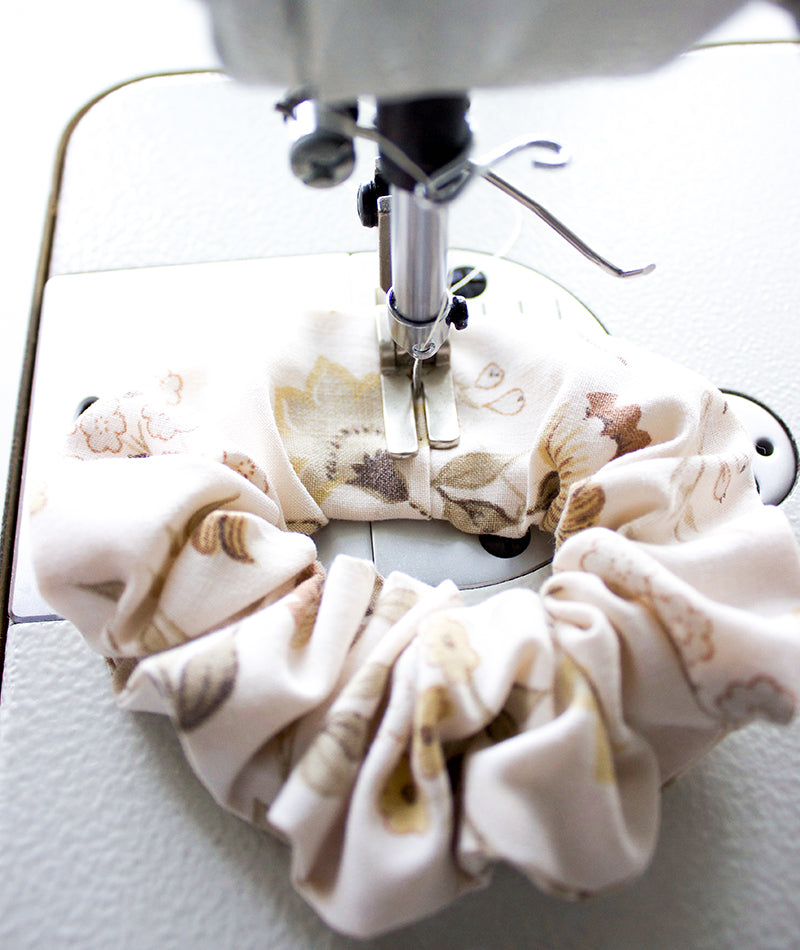 THE HEMMING BOW SCRUNCHIE