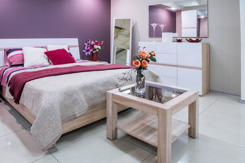 Wandfarbe fürs Schlafzimmer in lila