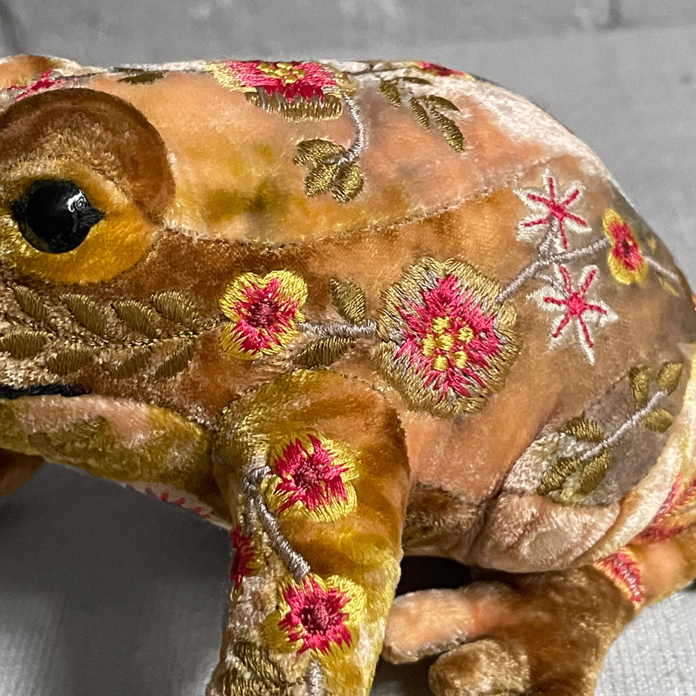 Amy Silk Velvet Embroidered Frog in Shaded Yellow