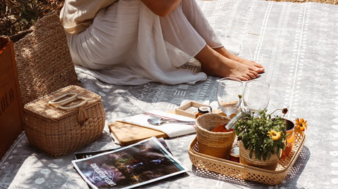 outdoor picnic on famokids play mat