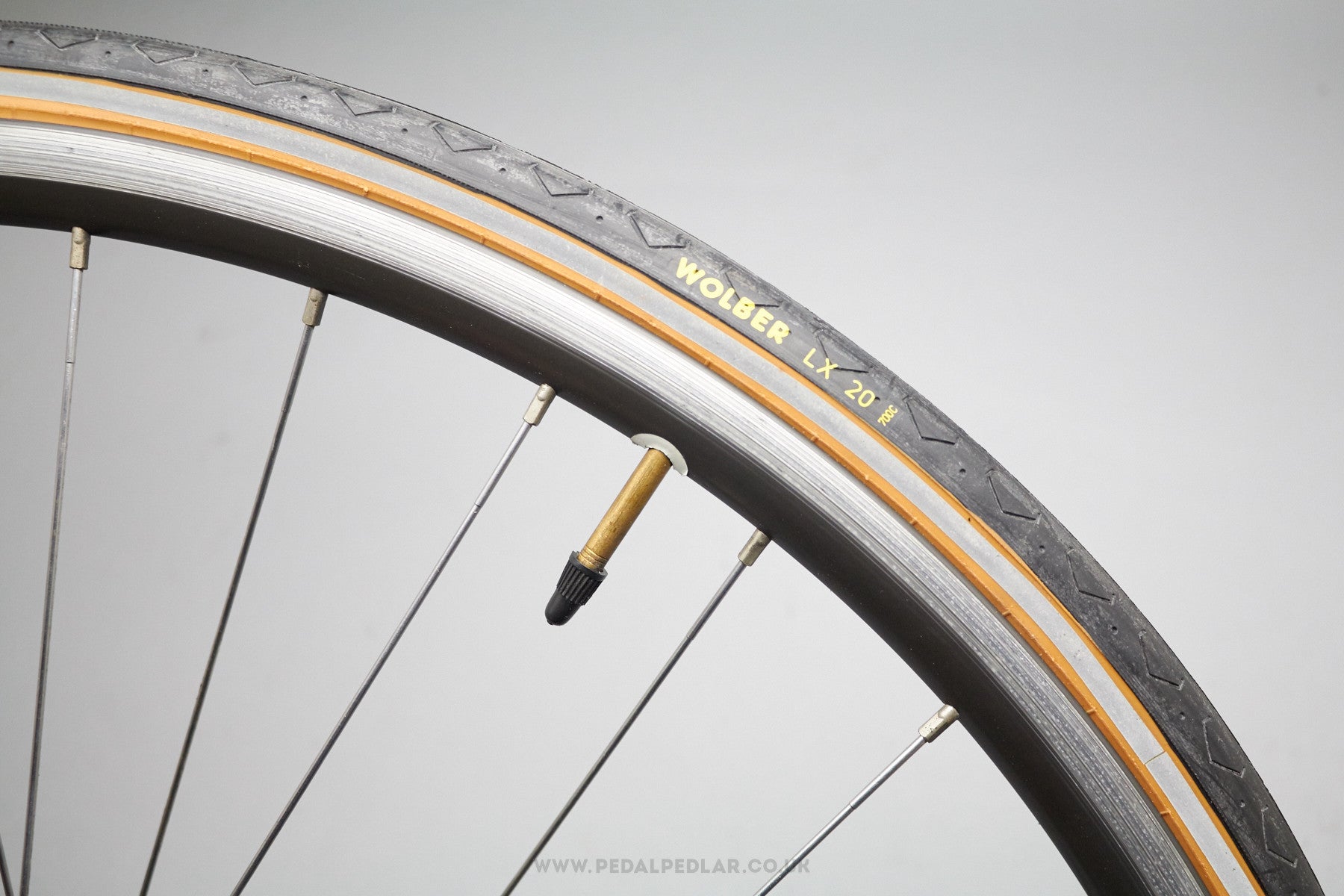 700 x 20c tires