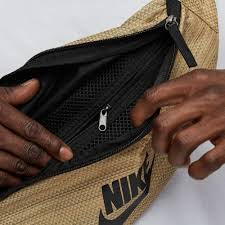 Nike Sportswear Heritage Waist Hip Pack.          BA6403-750.      One Size