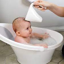 I-Shnuggle Washy Bath Jug iyisengezo esihle kunoma iyiphi inqubo yesikhathi sokugeza izingane.