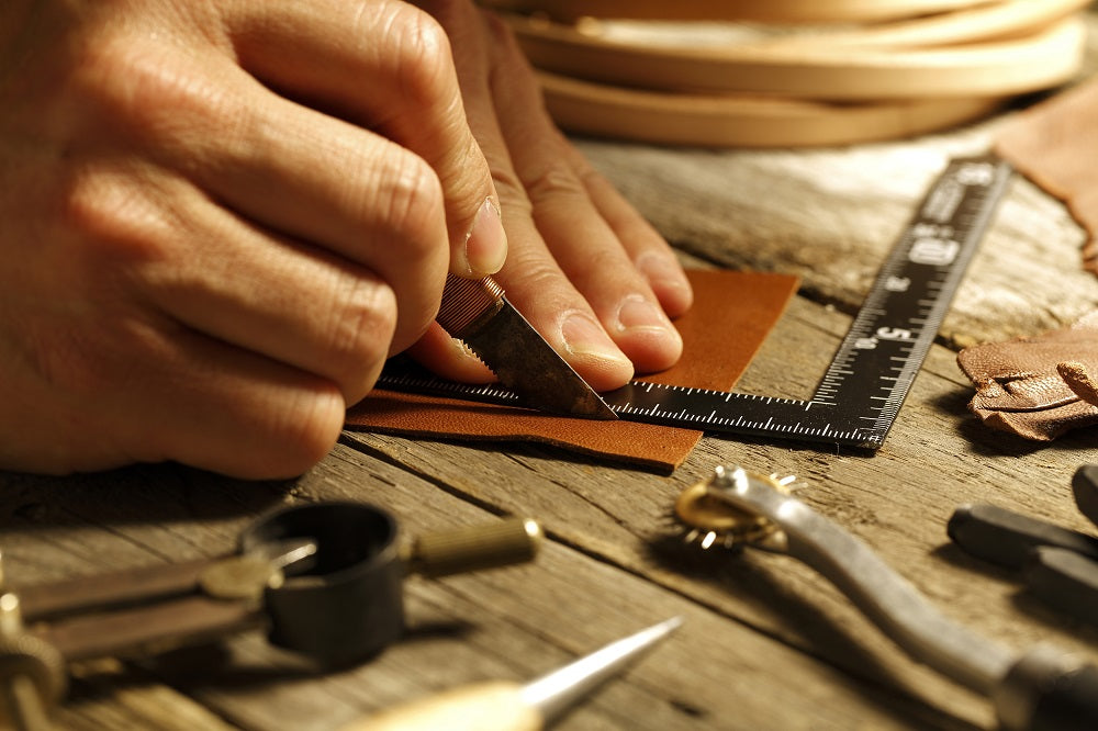 https://cdn.shopify.com/s/files/1/0106/1860/1568/files/Greenwich_Leather_Resized_Image.jpg?v=1577112833