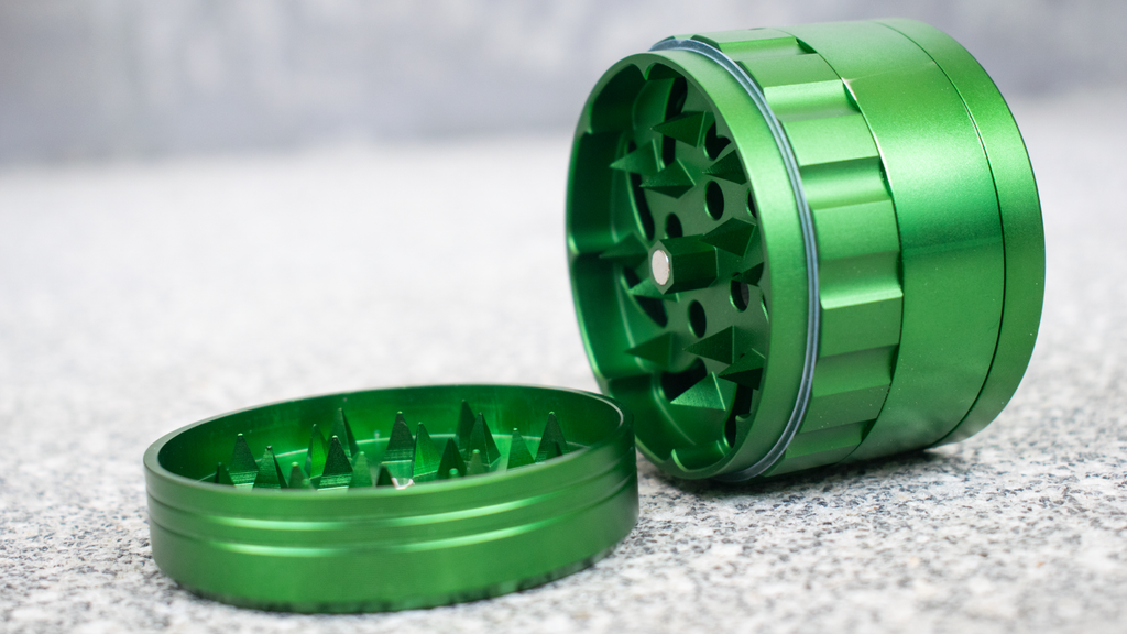 Grinder with spikes
