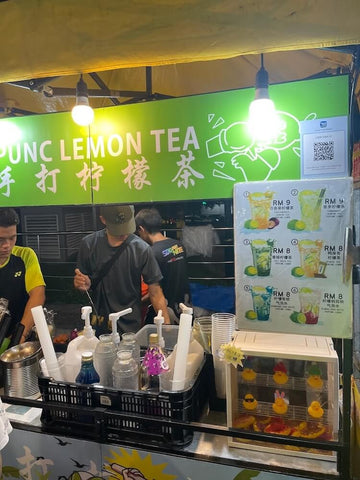 Punc lemon tea at OUG Pasar Malam. Photo by johneson chen.