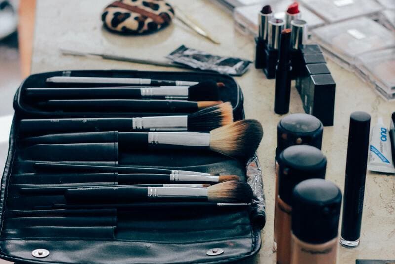Learn about the best low cost makeup bases for oily skin