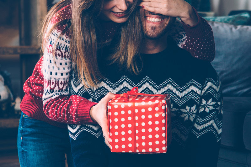 Find out what to give your partner to show your love in the most original way