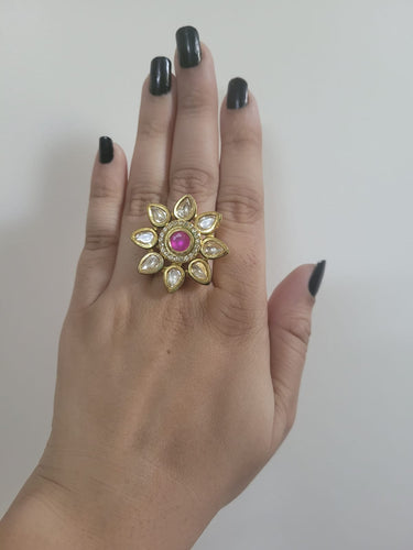 Beautiful Kundan Polki Cocktail Ring With Emerald Stone – Putstyle