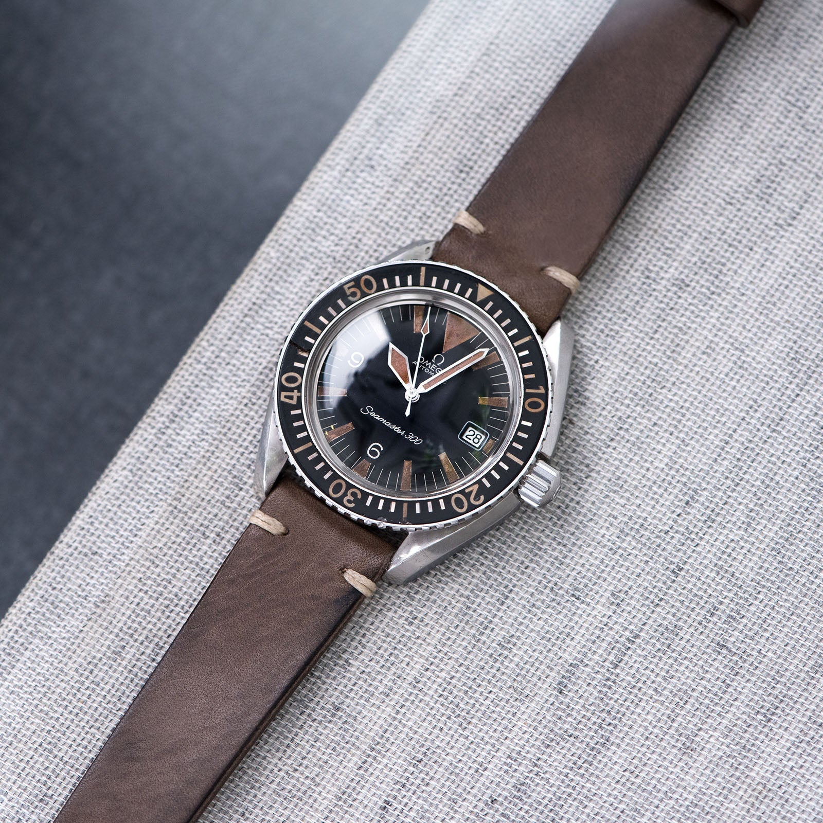 Bulang and Sons_Strap Guide_The omega SM 300 Seamaster_Smokeyjack Grey Leather Watch Strap