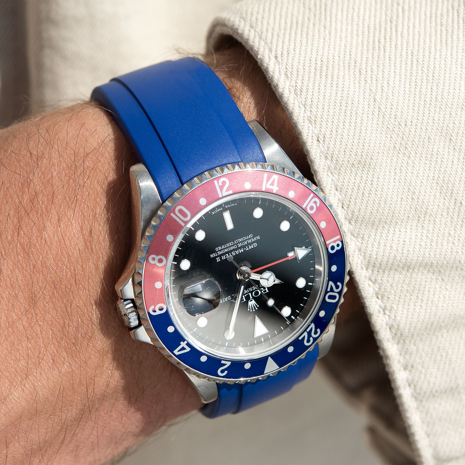 Bulang and Sons_Strap Guide _The Rolex 1675 GMT With Pepsi Bezel_Everest Curved End Blue Rubber Strap With Tang Buckle –ONLY For Modern Rolex