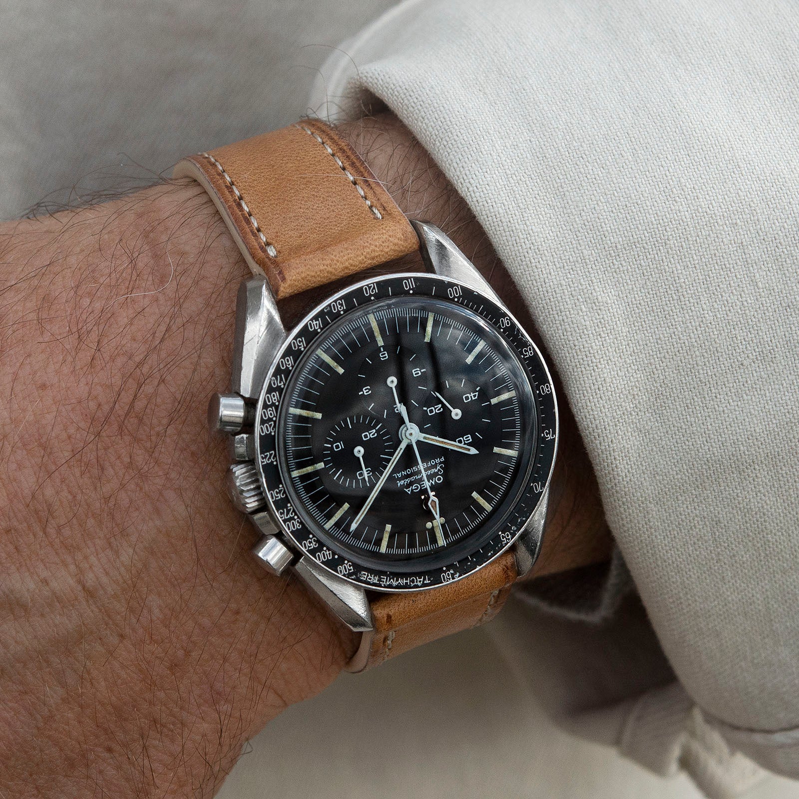 Cosaro Brown Retro Leather Watch Strap on an Omega Speedmaster LR-02